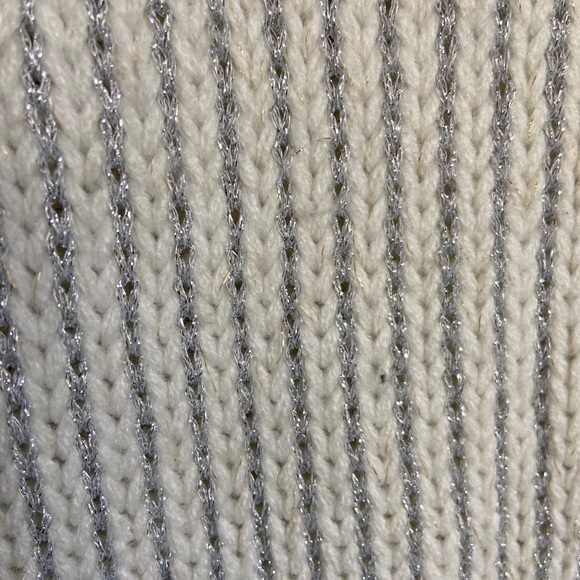 CHUNKY KNIT SWEATER🤍✨ - Picture 2 of 2